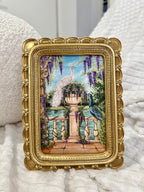 Geheimnisvoller Garten -  Limitierter Art Print im Barock-Rahmen